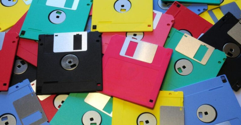 15 Things Everyone Had In The 90s That No Longer Exist