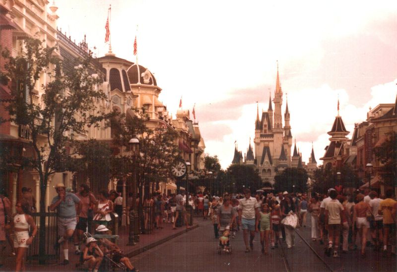 Walt Disney World, 1977