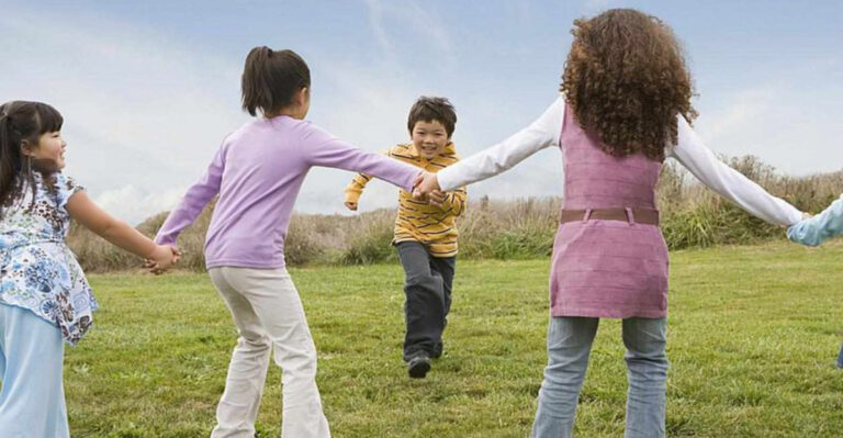 22 Old-Fashioned Schoolyard Games That Make Us Feel Nostalgic