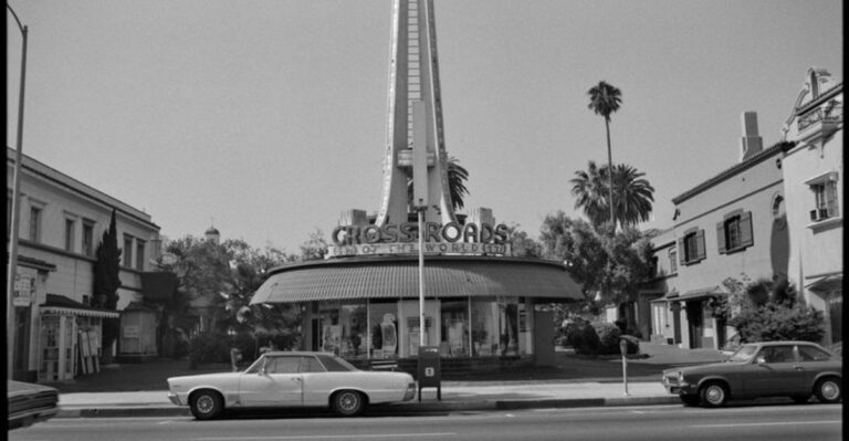 25 Old-Timey Photos Of The Most Famous American City Streets