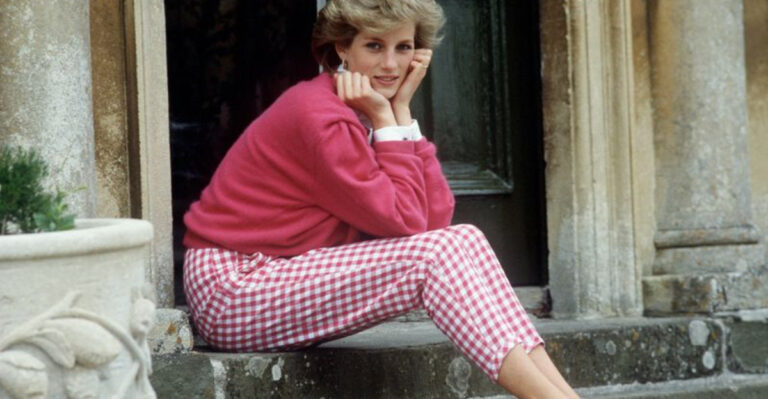 26 Of Princess Diana’s Most Iconic Outfits Of All Time