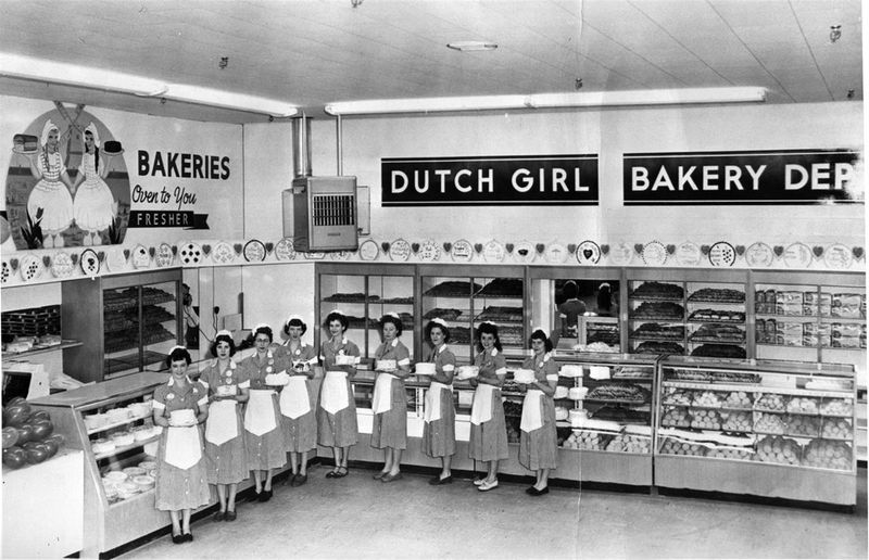 Albertsons: Bakery in 1955