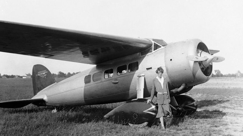 Amelia Earhart, 1932