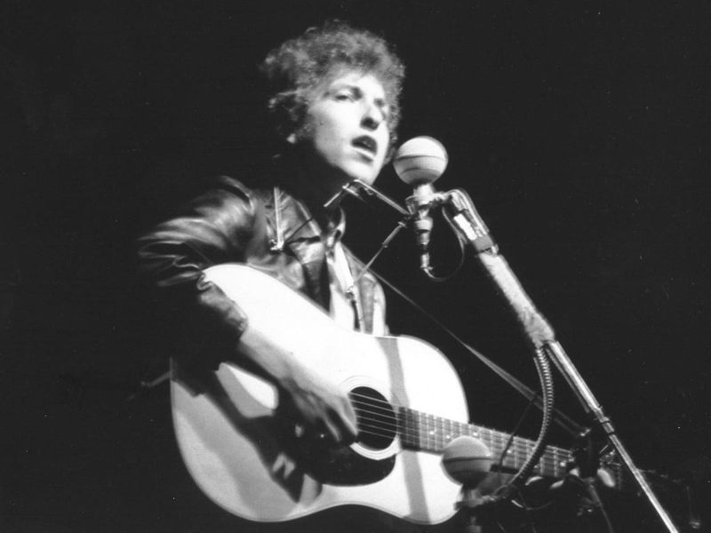 Bob Dylan Goes Electric at Newport