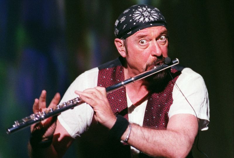 Jethro Tull – Ian Anderson (Flute, Vocals)