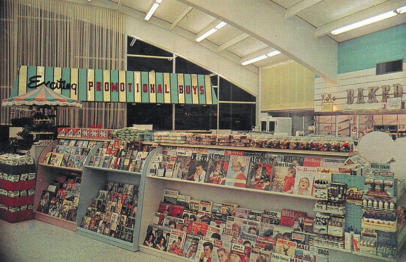 Piggly Wiggly: Magazine Stands in 1959