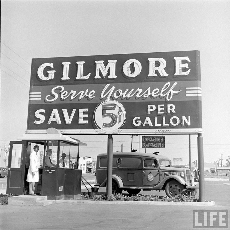 Self-serve gas station, 1947