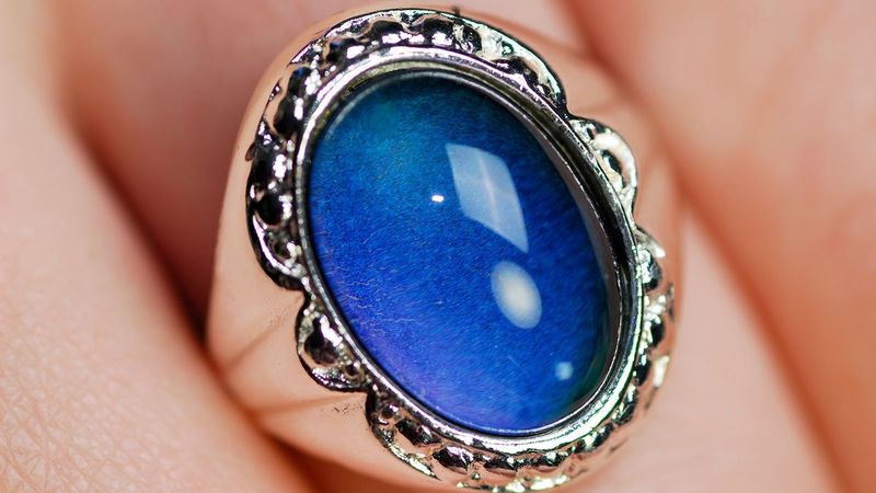 Mood Rings That Turned the Same Color for Everyone