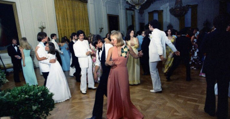 18 Crazy Prom Trends From The 1970s That Only Early Gen Xers Remember