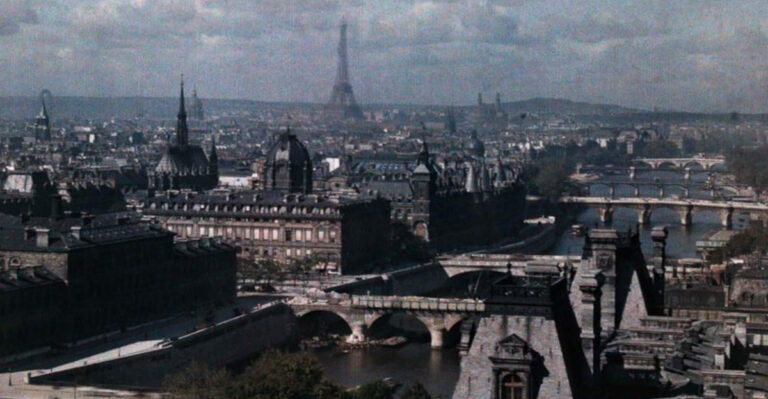 21 Colorized Photos That Bring The Old Days Of Paris To Life