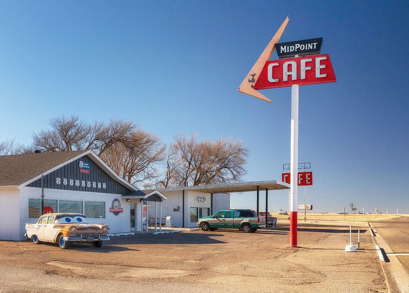 Midpoint Café, Adrian, Texas