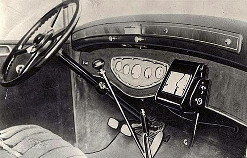 Fold-Out Maps with Marked Car Show Routes