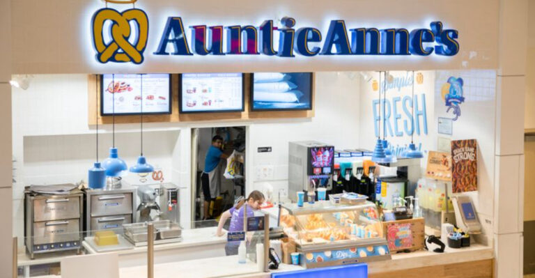 15 Classic Mall Store Smells Everyone Remembers (But Can’t Describe)