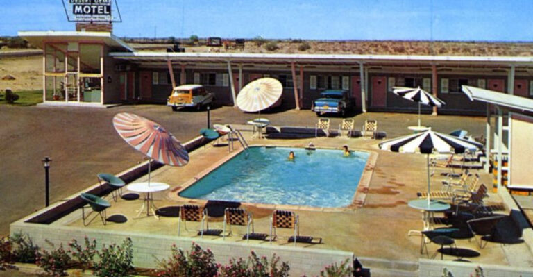 15 Retro Motel Trends From The ’50s And ’60s We Deeply Miss