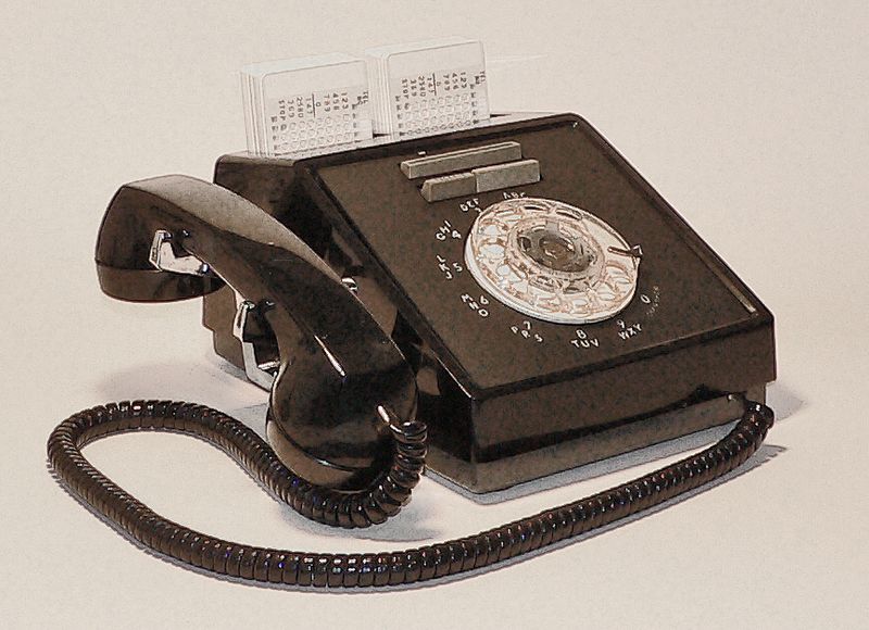Rotary Phones With Endless Cords