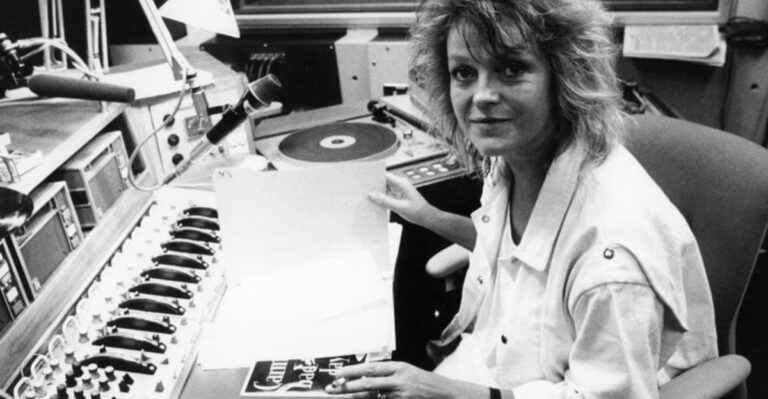 15 Things You’d Only Hear From A 1970s Radio DJ At Midnight