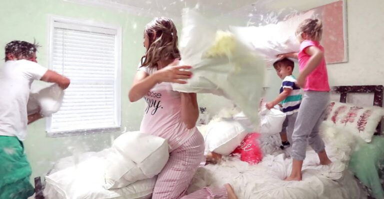 15 Things You’d Only See At A 1970s Sleepover
