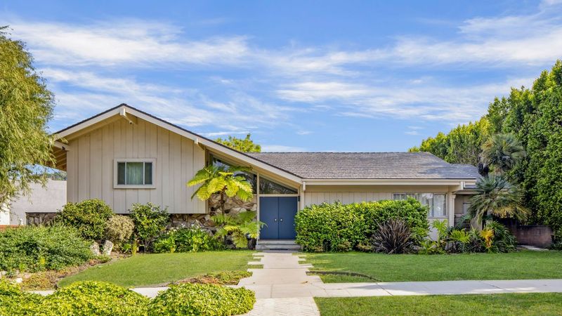 The Brady Bunch House
