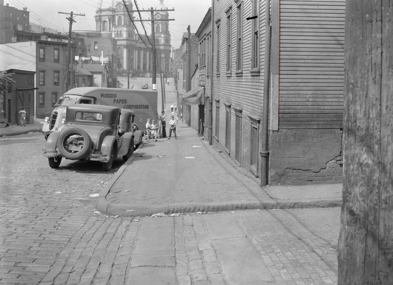 Mysterious Alleyway