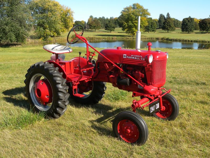 International Harvester Farmall Cub (1947-1979)