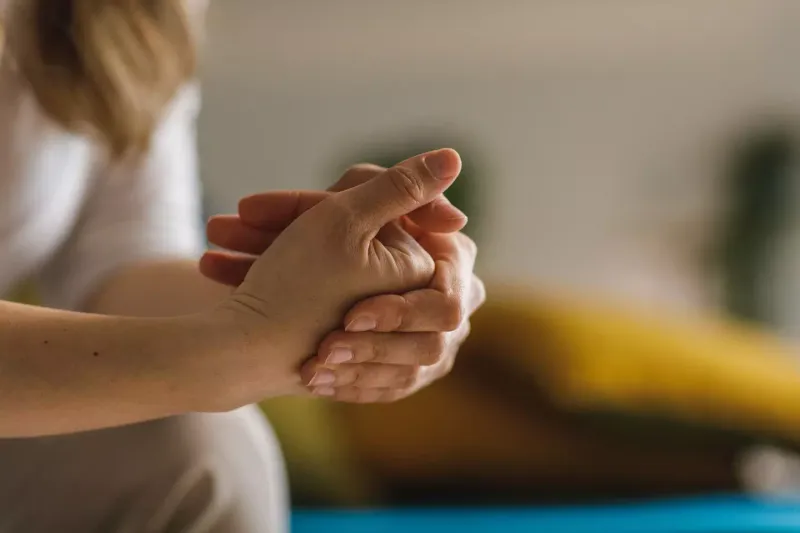 Cracking Your Knuckles Causes Arthritis