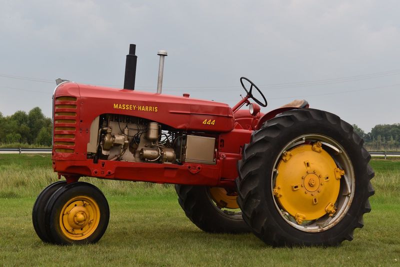 Massey-Harris 444 (1956-1958)