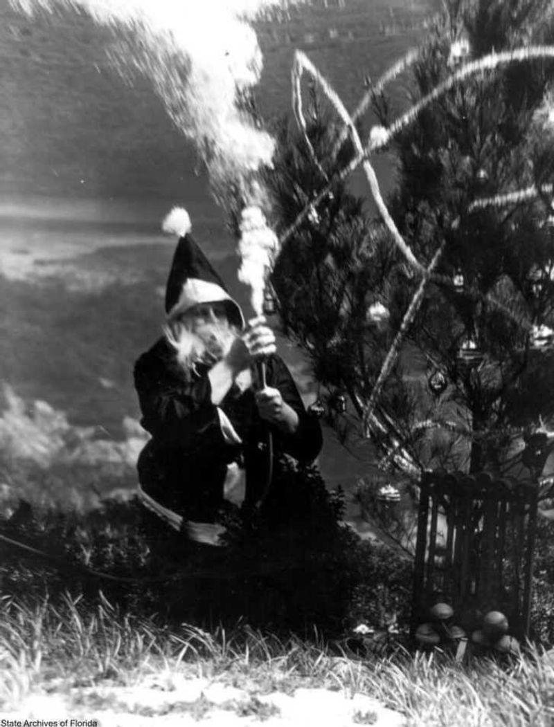 Underwater Christmas Tree Lighting Ceremonies
