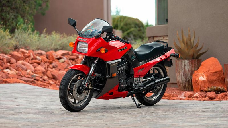 Kawasaki Ninja 900