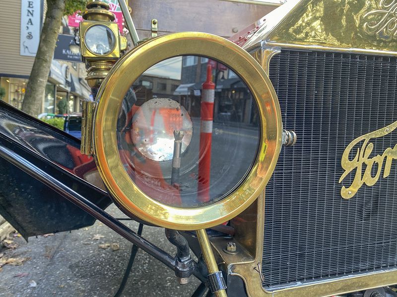 Using an Acetylene Headlamp
