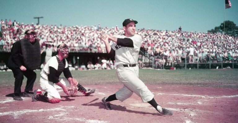 34 Rare And Incredible Photos Of The New York Yankees